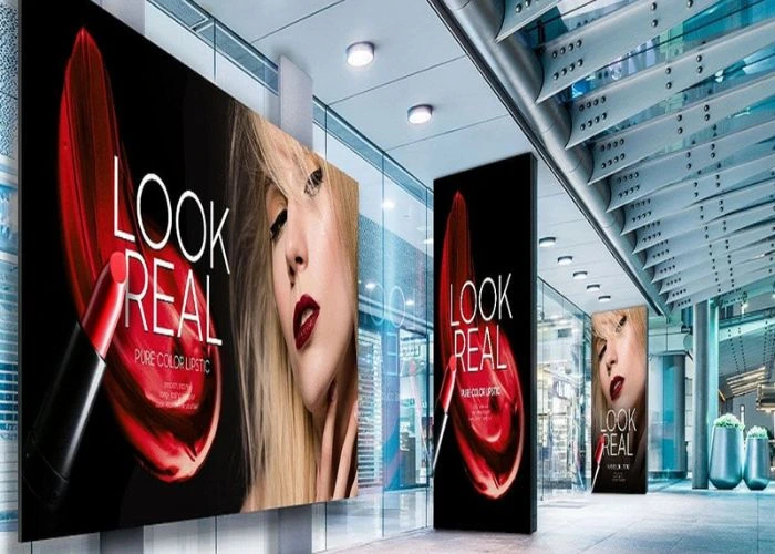 Customizable Active LED Wall in Shopping Center