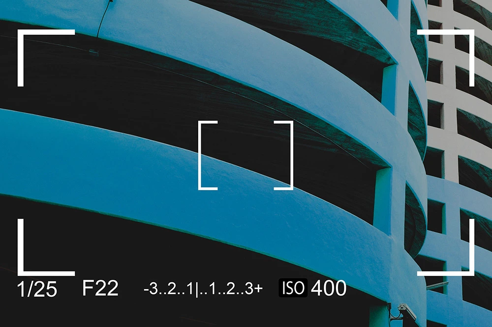 Dual stream PTZ camera architecture with ISO control and smart video capture technology display